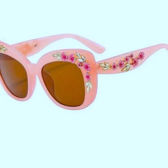 NEW Retro 50\'s Pink Flower Accented Cat\'s Eye Sunglasses main image 7